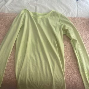 Lululemon swiftly tech in color electric lemon size 8